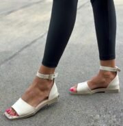 Sarah - Зображення 4