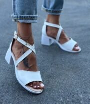 Chloe - Зображення 4