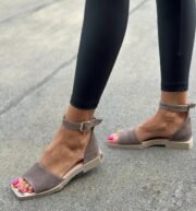 Sarah - Зображення 3