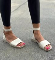 Sarah - Зображення 3